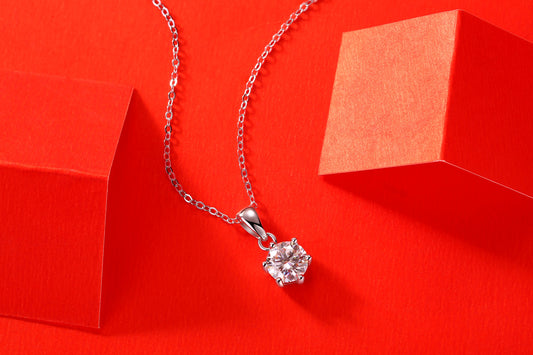 Moiselle™ Classic Solitaire Pendant
